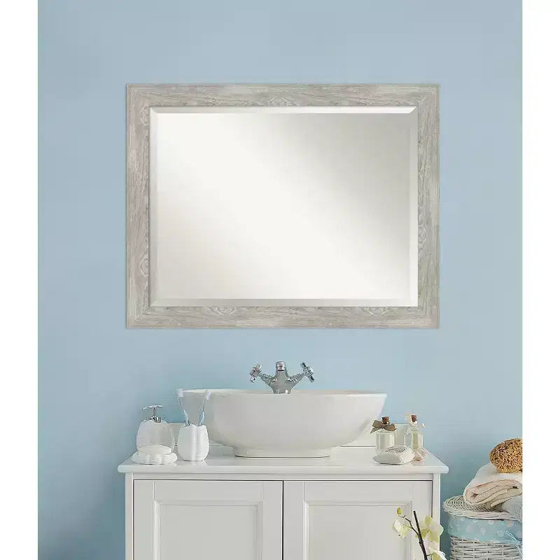 Specchio da parete rettangolare incorniciato Dove Graywash, 46" x 36"