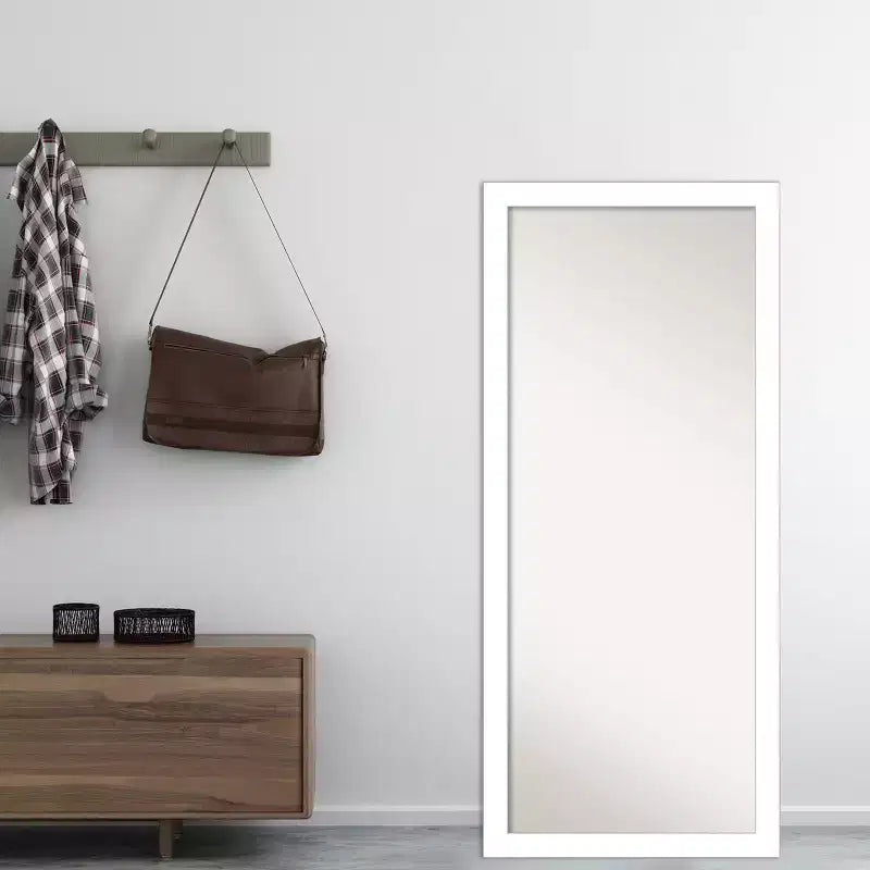 Specchio a figura intera da parete/terra con cornice a cuneo bianca, 71 x 163 cm, 1 persona
