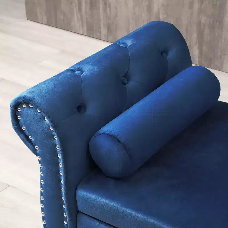Panchina portaoggetti trapuntata in velluto beige/nero/blu/grigio con finiture borchiate, gambe in legno e cuscino – 1 persona