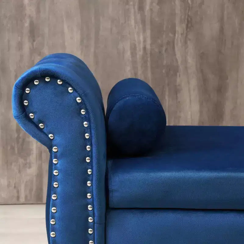 Panchina portaoggetti trapuntata in velluto beige/nero/blu/grigio con finiture borchiate, gambe in legno e cuscino – 1 persona