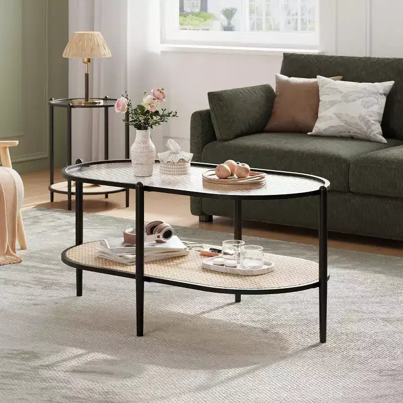 Tavolino da Caffè Ovale a 2 Livelli Bianco/Nero con Ripiano in Rattan e Piano in Vetro