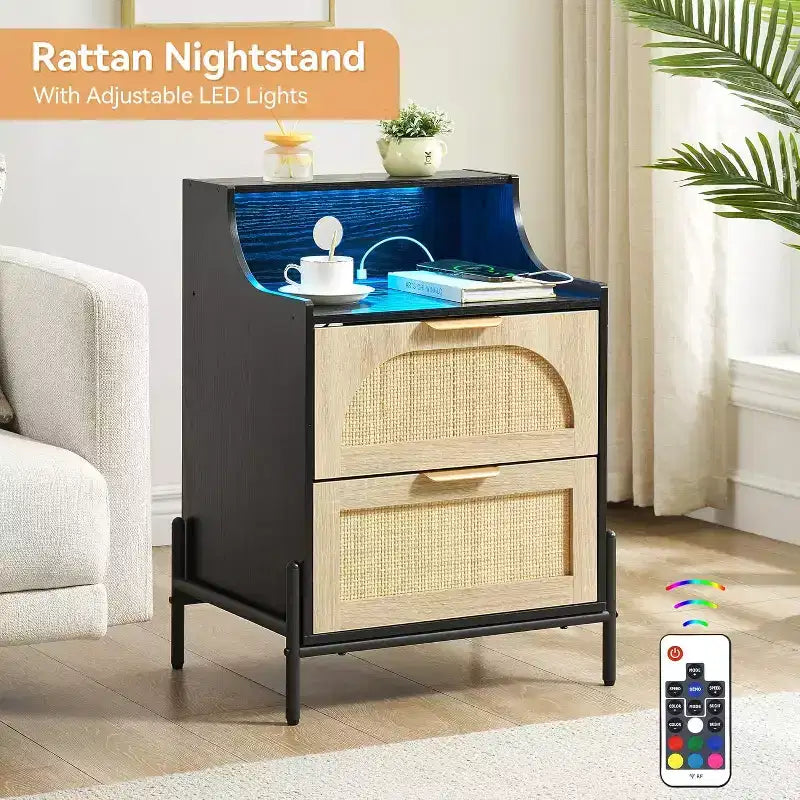 Comodino in Rattan Nero con 2 Cassetti, Prese e USB, Illuminazione RGB, 1 Posto