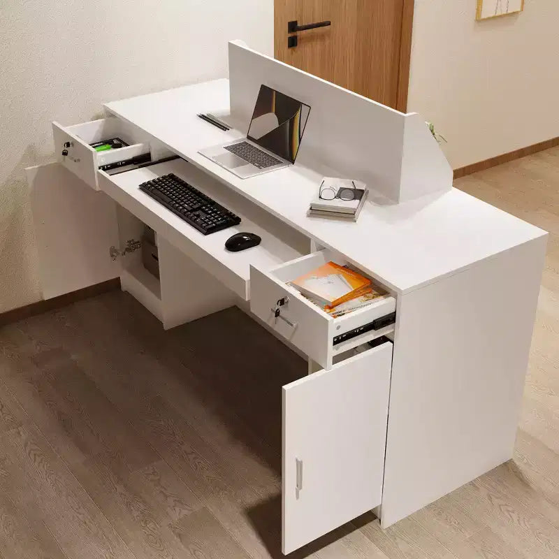 Bancone reception/cassa bianco con ripiani illuminati a LED, vano contenitore con serratura e ripiano estraibile per tastiera – Postazione singola