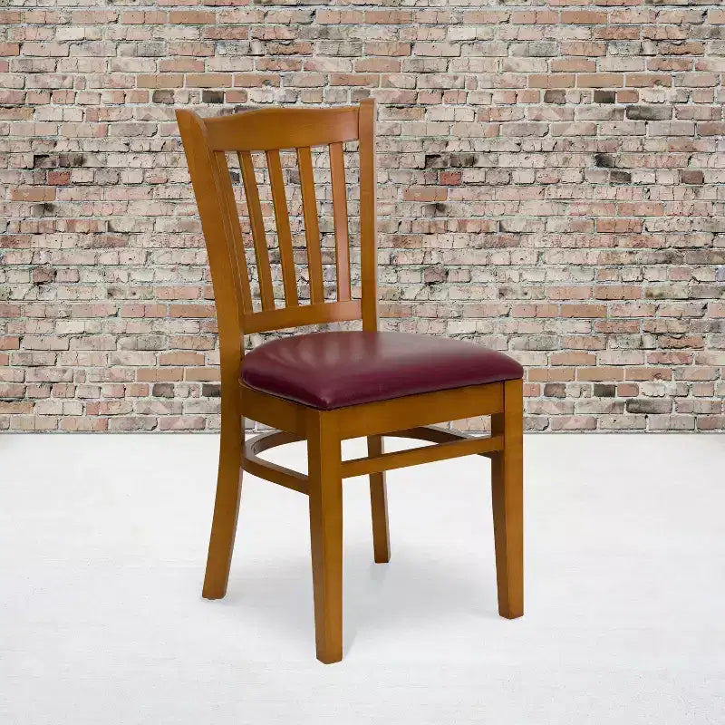 Sedia con schienale a doghe verticali, struttura in legno, seduta in vinile/legno, 1 posto