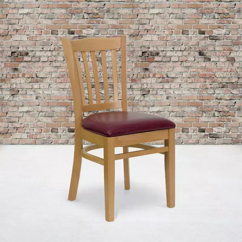 Sedia con schienale a doghe verticali, struttura in legno, seduta in vinile/legno, 1 posto